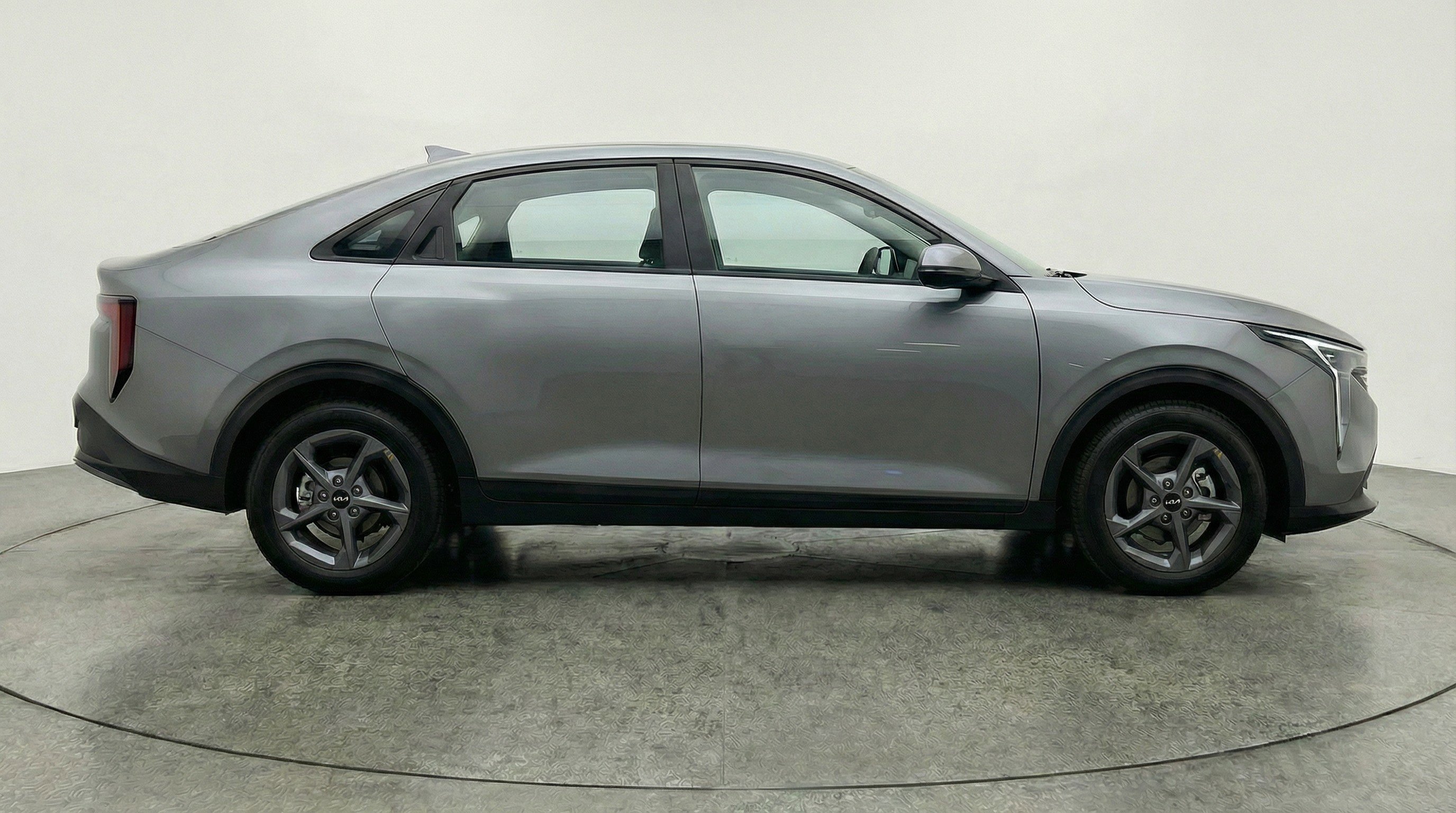 Used 2025 Kia K4 LXS image 11