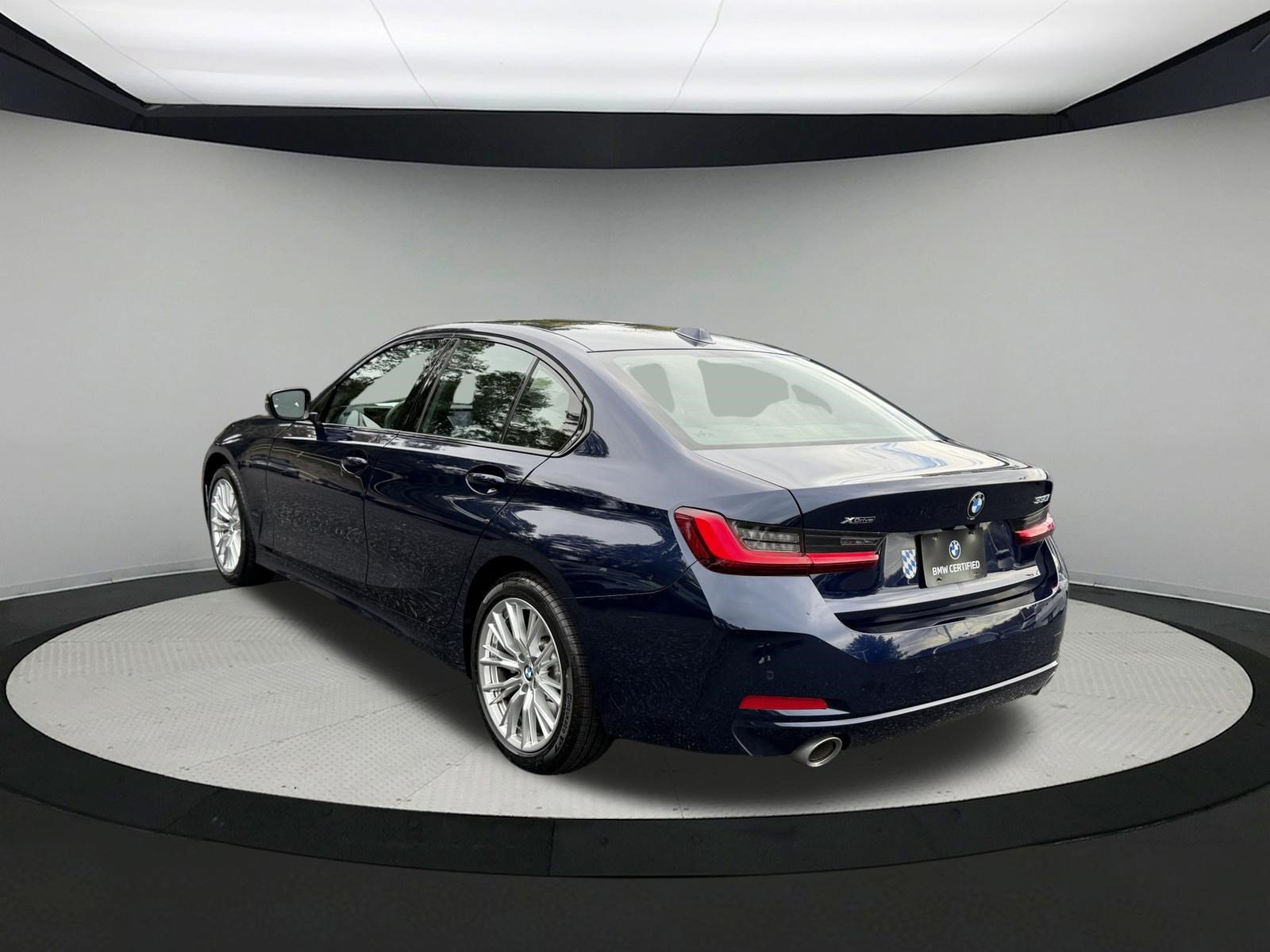 Certified 2023 BMW 330i xDrive Sedan w/ Premium Package AWD/4WD image 9