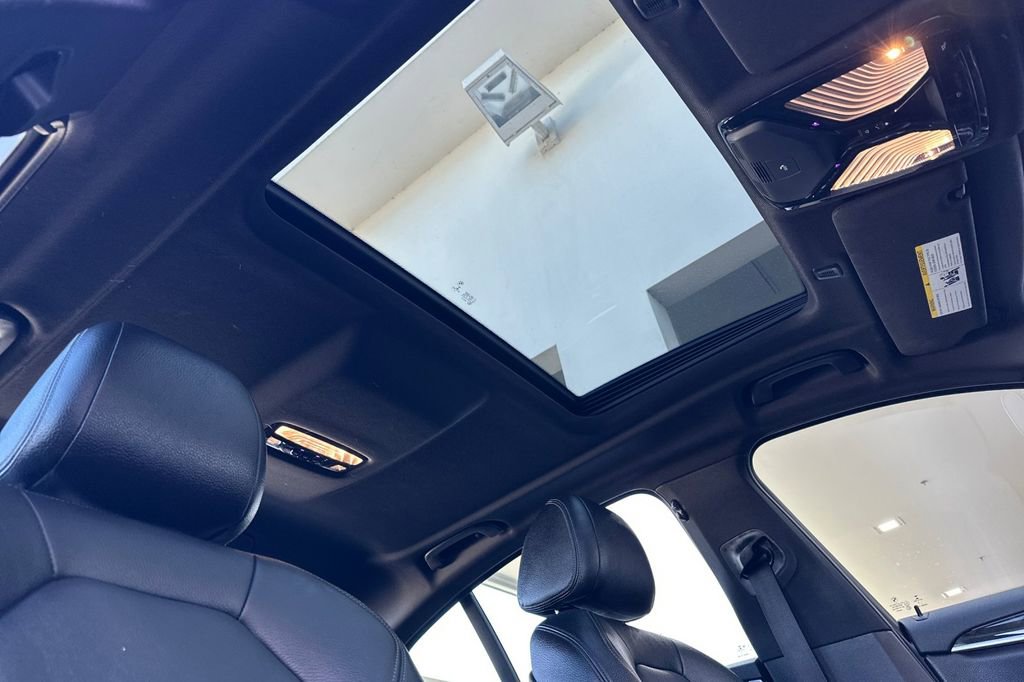 Used 2019 BMW 530e w/ M Sport Package image 17