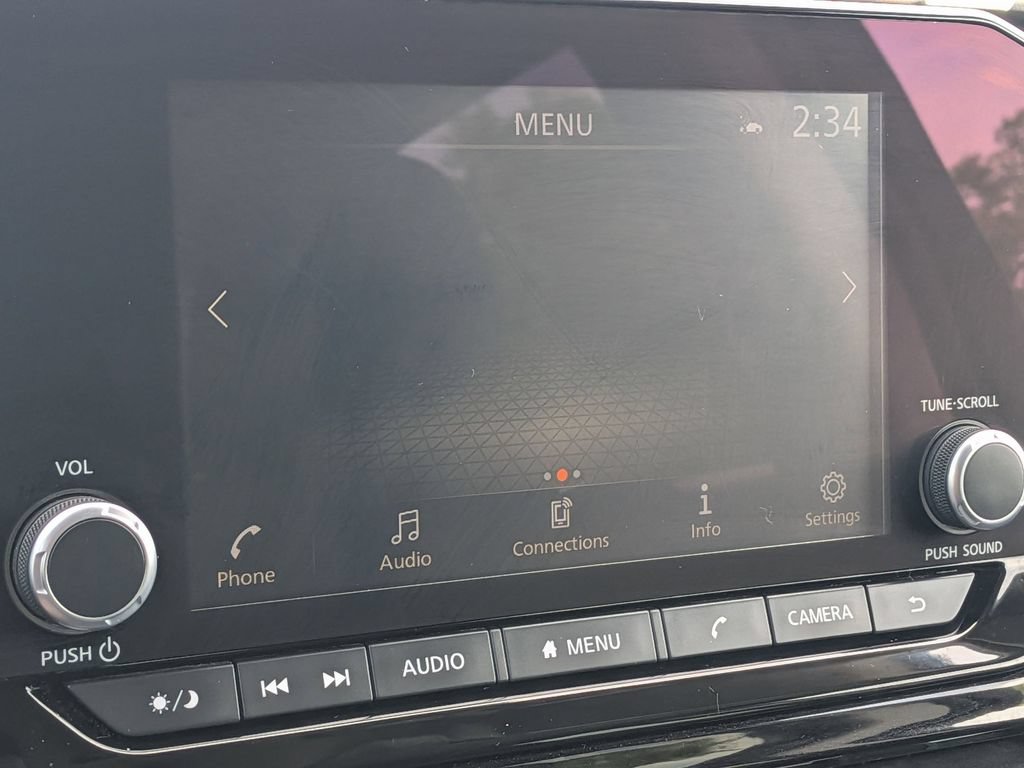 Used 2025 Nissan Pathfinder SV FWD image 15
