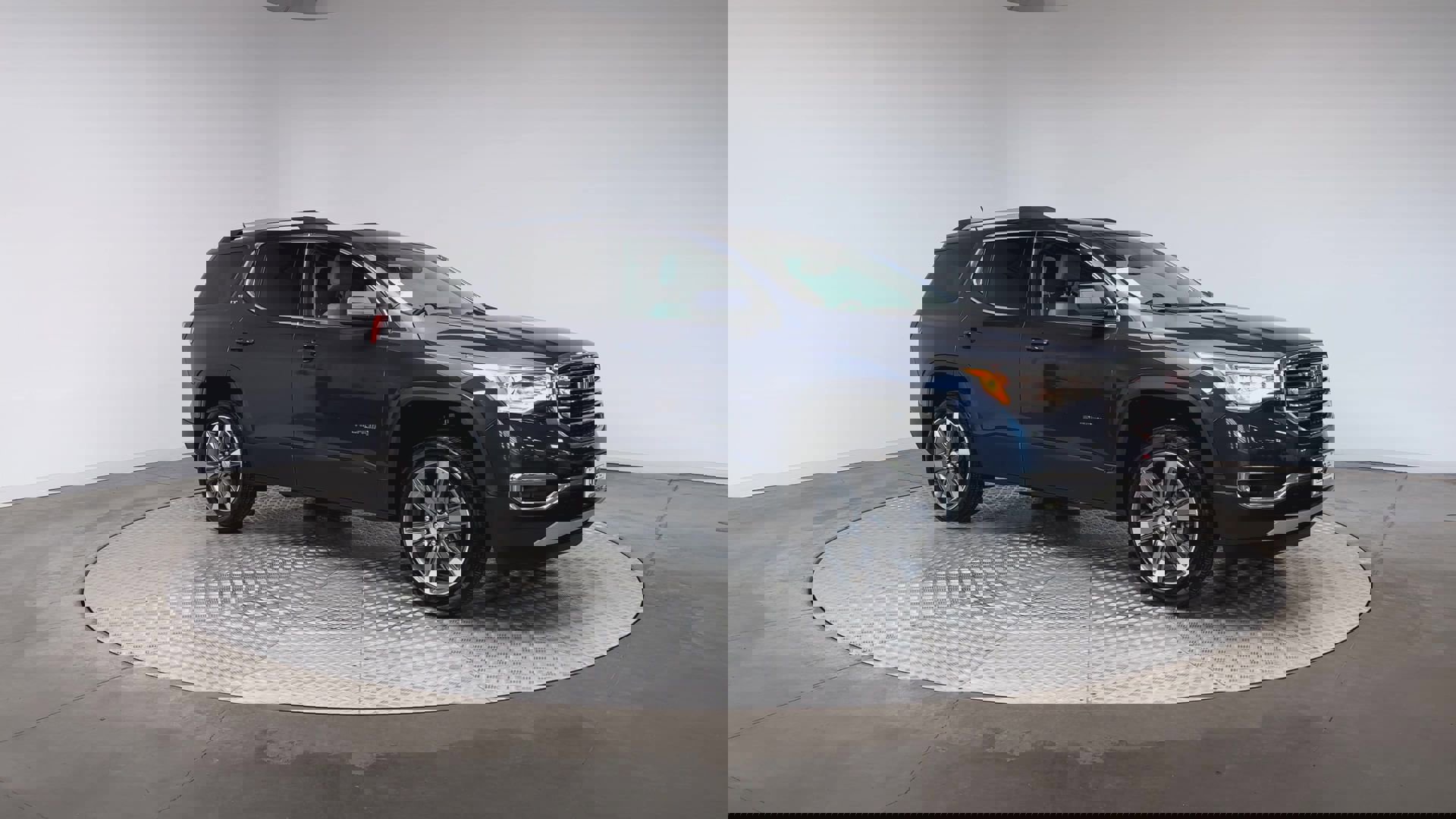 Used 2018 GMC Acadia SLT image 2