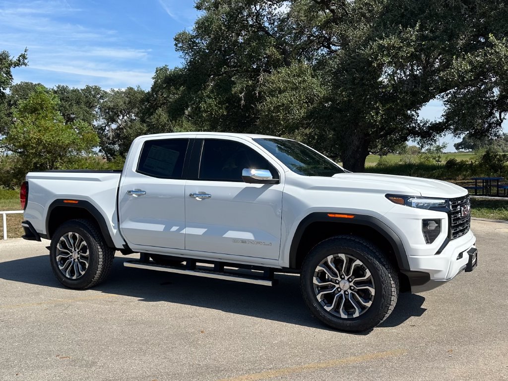 New 2026 GMC Canyon Denali AWD/4WD image 3