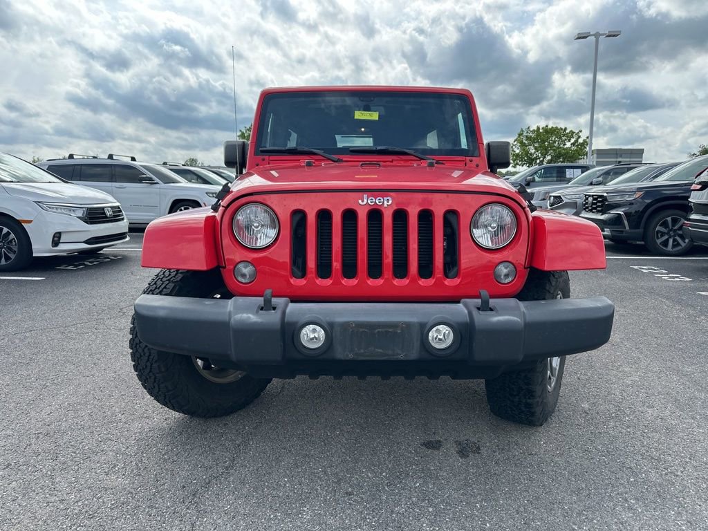 Used 2015 Jeep Wrangler Unlimited Rubicon w/ Connectivity Group AWD/4WD image 2