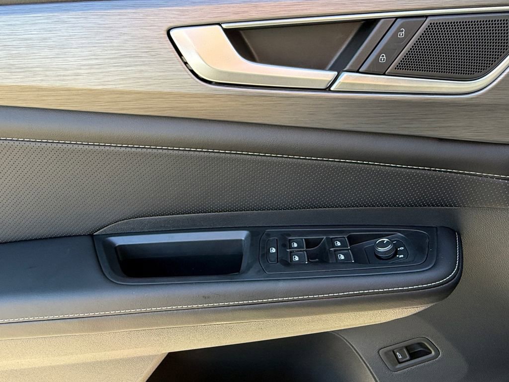 New 2026 Volkswagen Atlas Cross Sport SE image 11