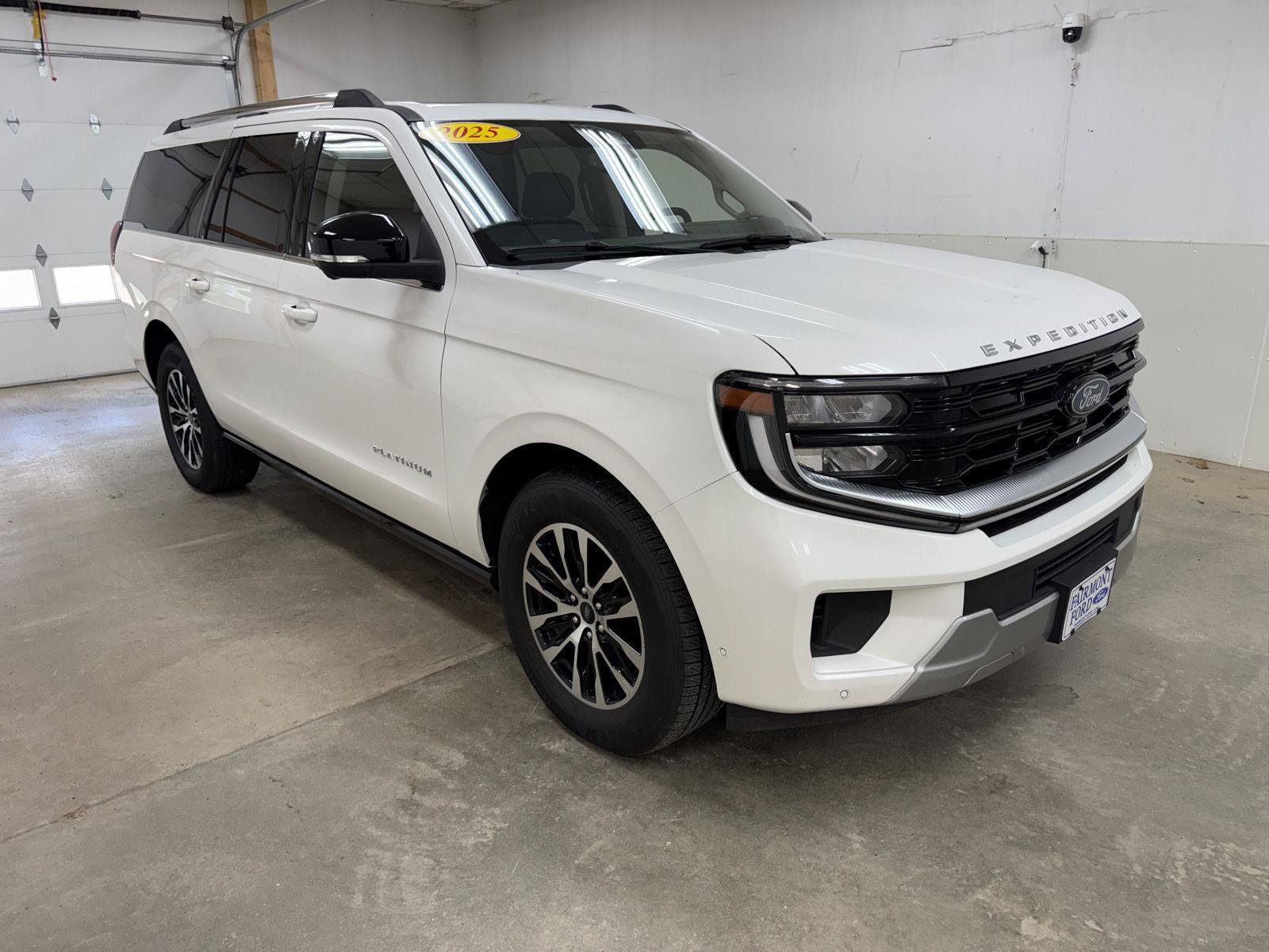 Used 2025 Ford Expedition Max Platinum AWD/4WD image 2