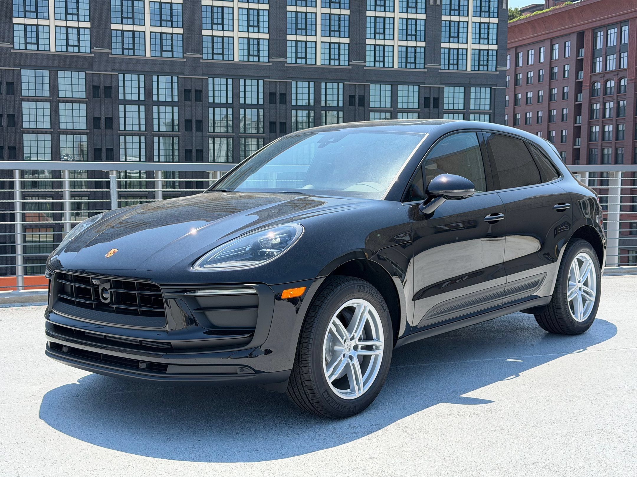 Used 2026 Porsche Macan AWD/4WD image 1