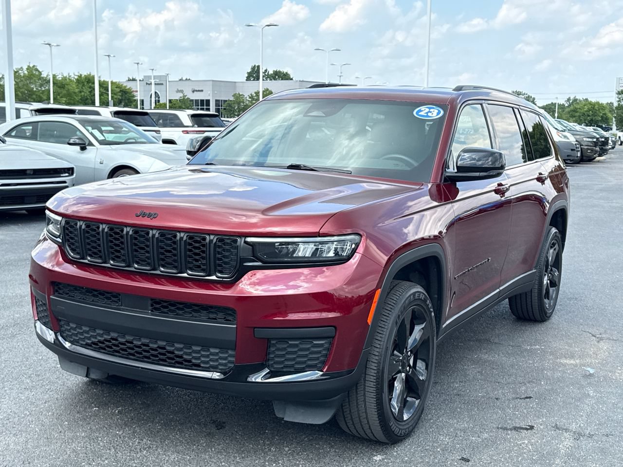 Used 2023 Jeep Grand Cherokee L Laredo AWD/4WD image 7