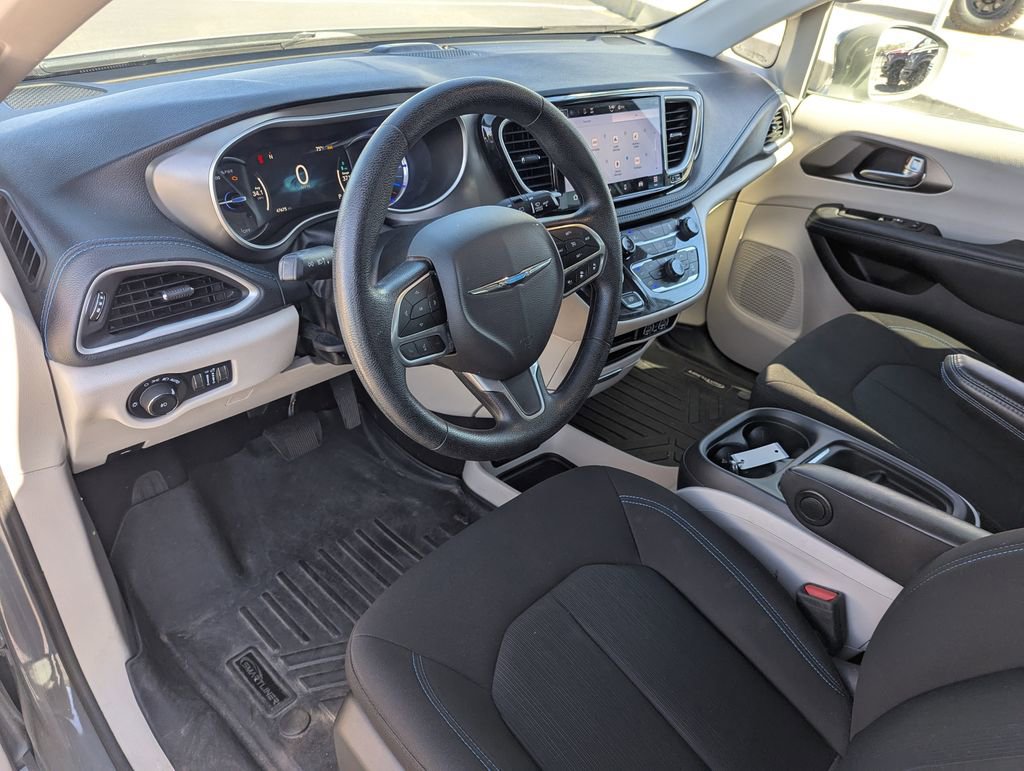 Used 2021 Chrysler Pacifica Touring image 24