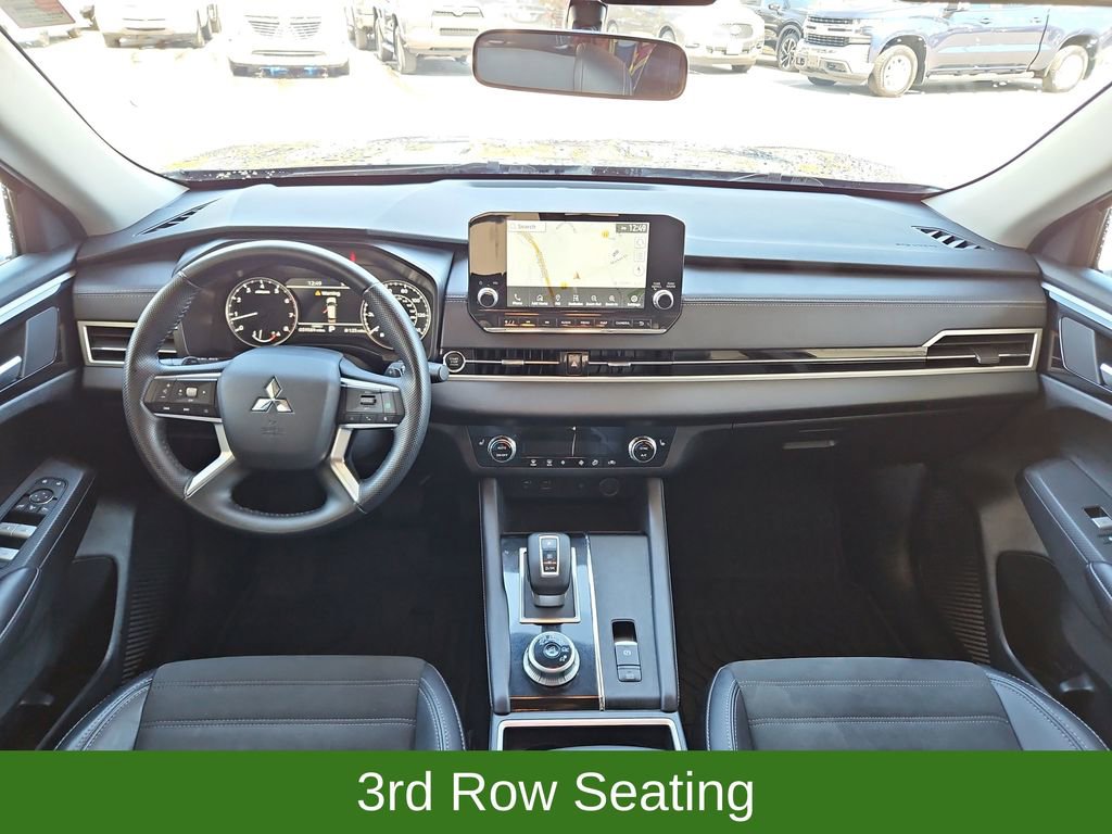 Used 2024 Mitsubishi Outlander SE image 9