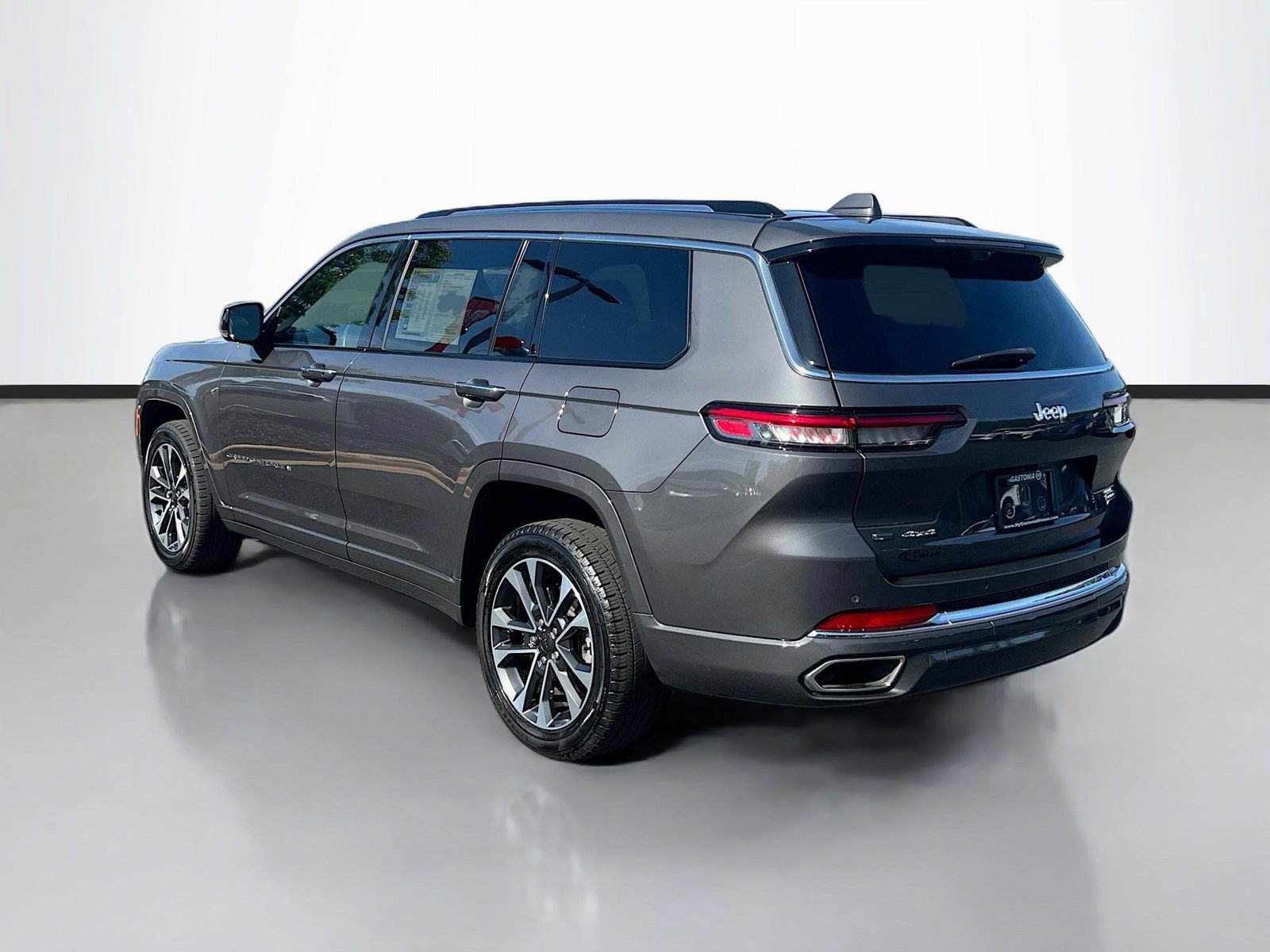 Used 2021 Jeep Grand Cherokee L Overland w/ Luxury Tech Group IV AWD/4WD image 5