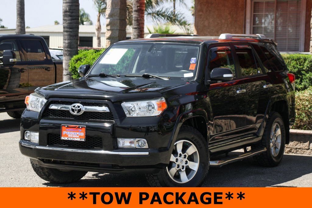 Used 2013 Toyota 4Runner SR5 w/ Convenience Pkg image 4