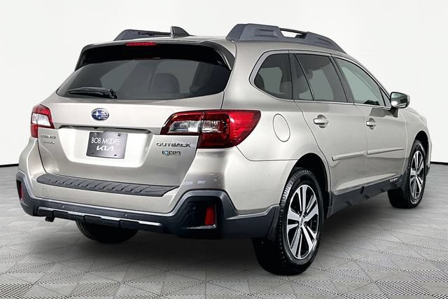 Used 2018 Subaru Outback 2.5i Limited AWD/4WD image 6