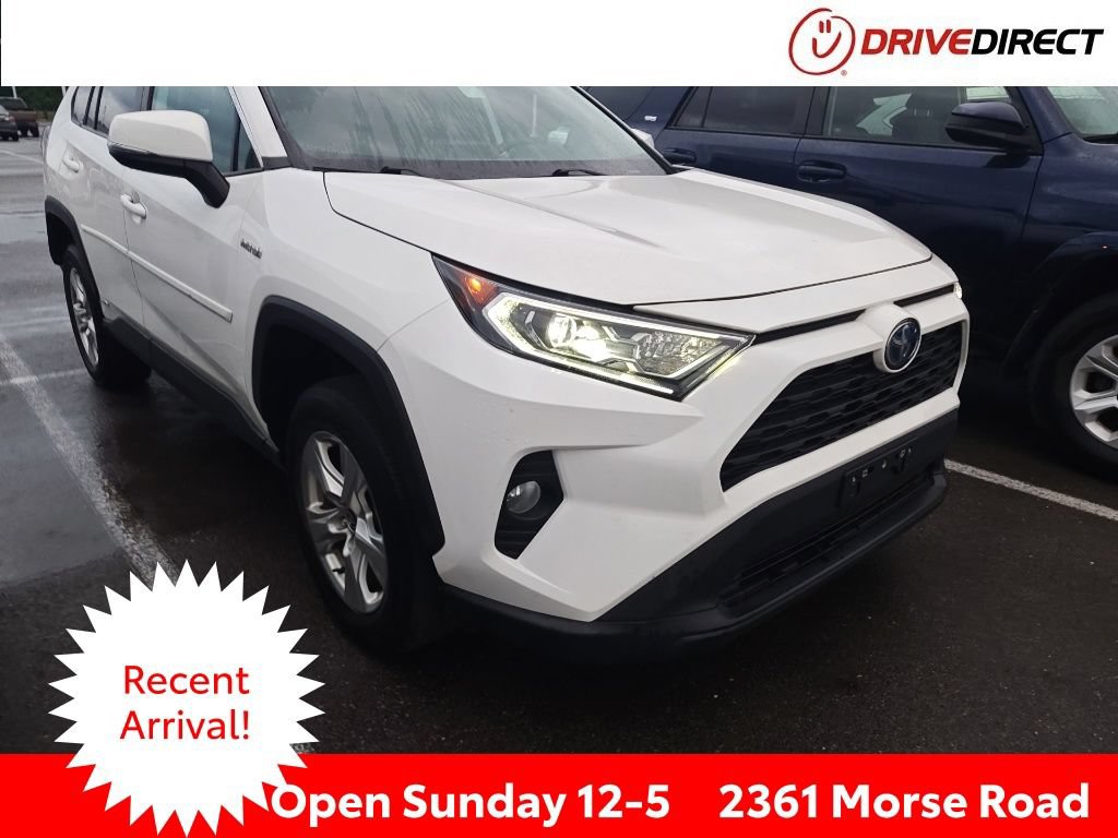 Used 2021 Toyota RAV4 XLE w/ Convenience Package AWD/4WD image 1