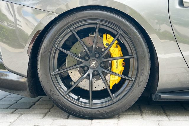 Used 2020 Ferrari 812 Superfast RWD image 35