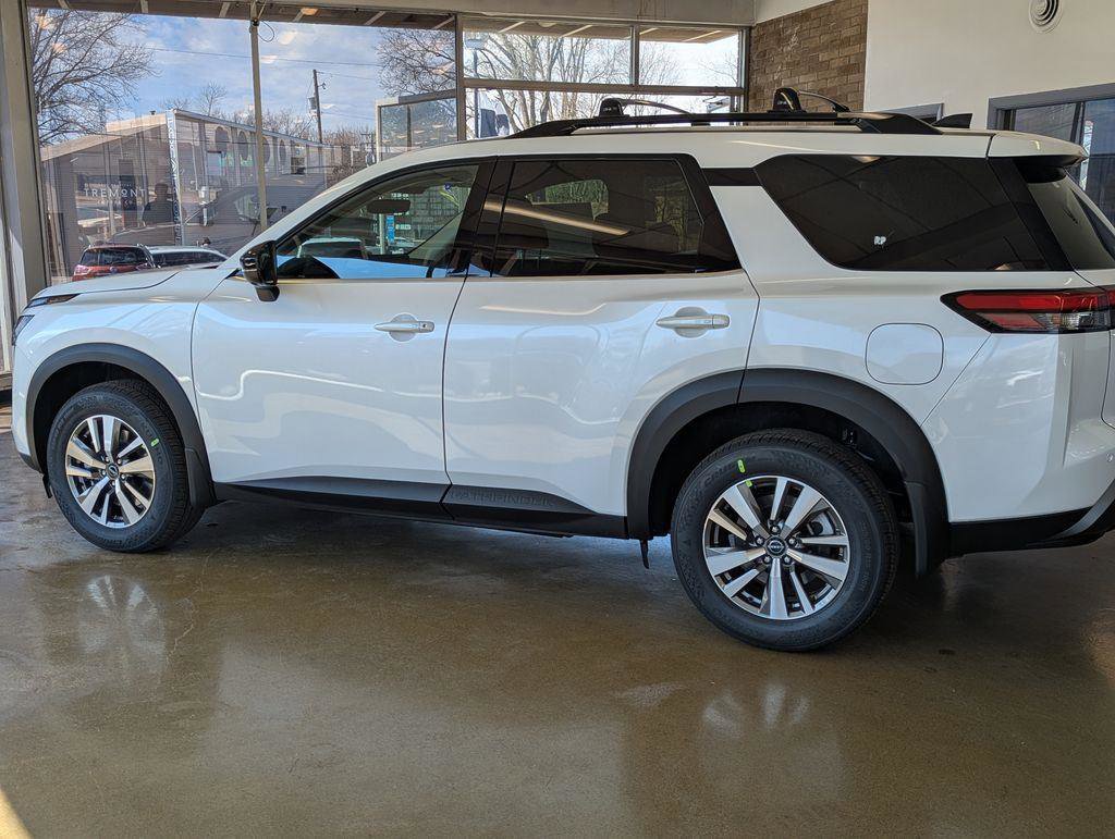 New 2026 Nissan Pathfinder SL w/ SL Premium Package AWD/4WD image 8