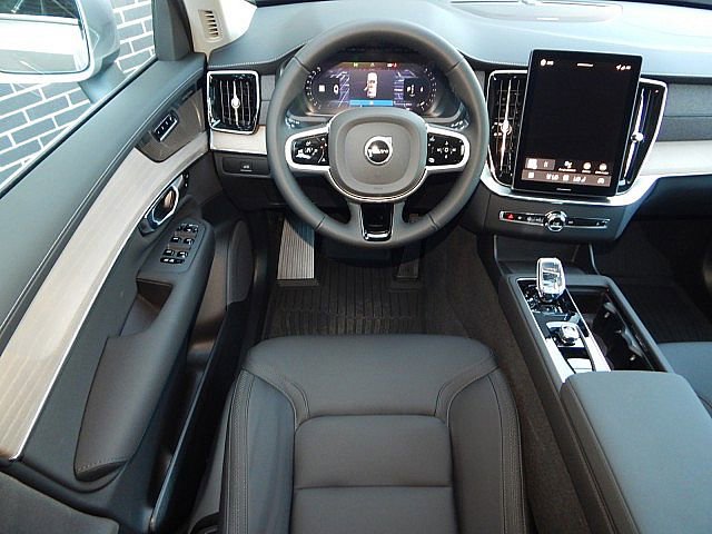 New 2026 Volvo XC90 B5 Plus image 5