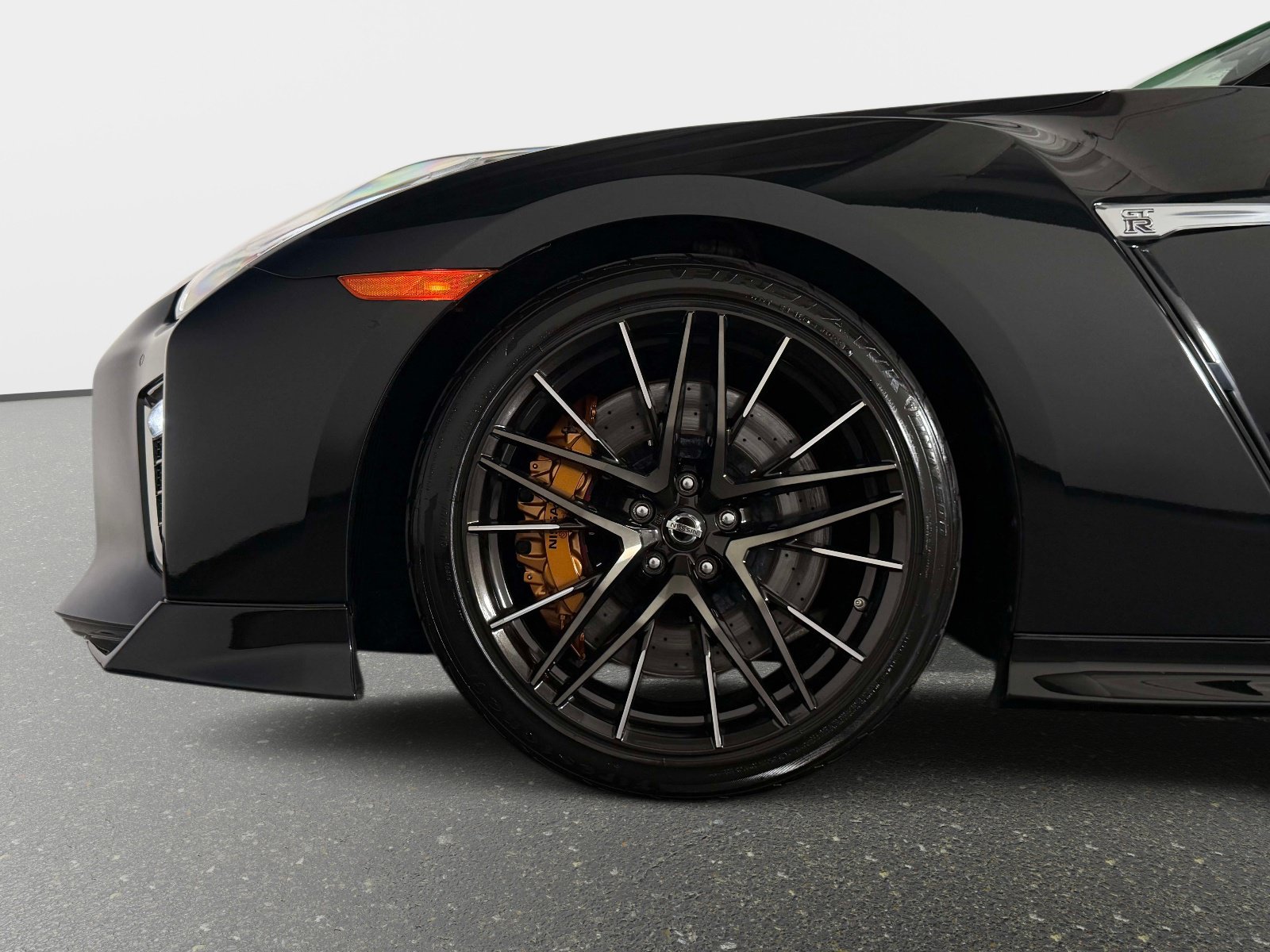 Used 2021 Nissan GT-R Premium AWD/4WD image 22