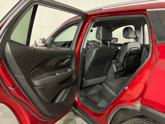 Used 2024 GMC Terrain SLT image 35