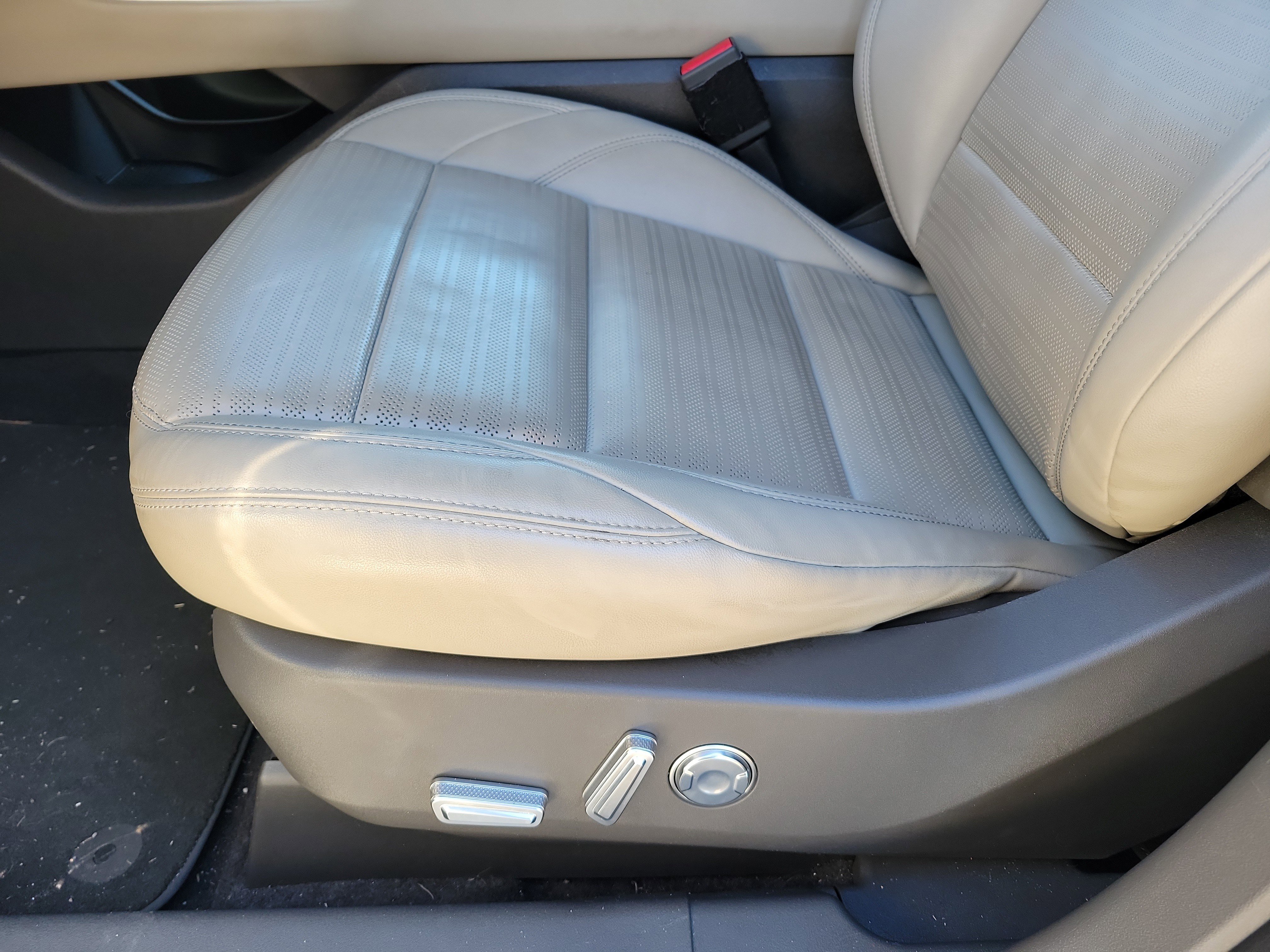 Used 2024 Lincoln Nautilus Reserve w/ Equipment Group 202A image 5