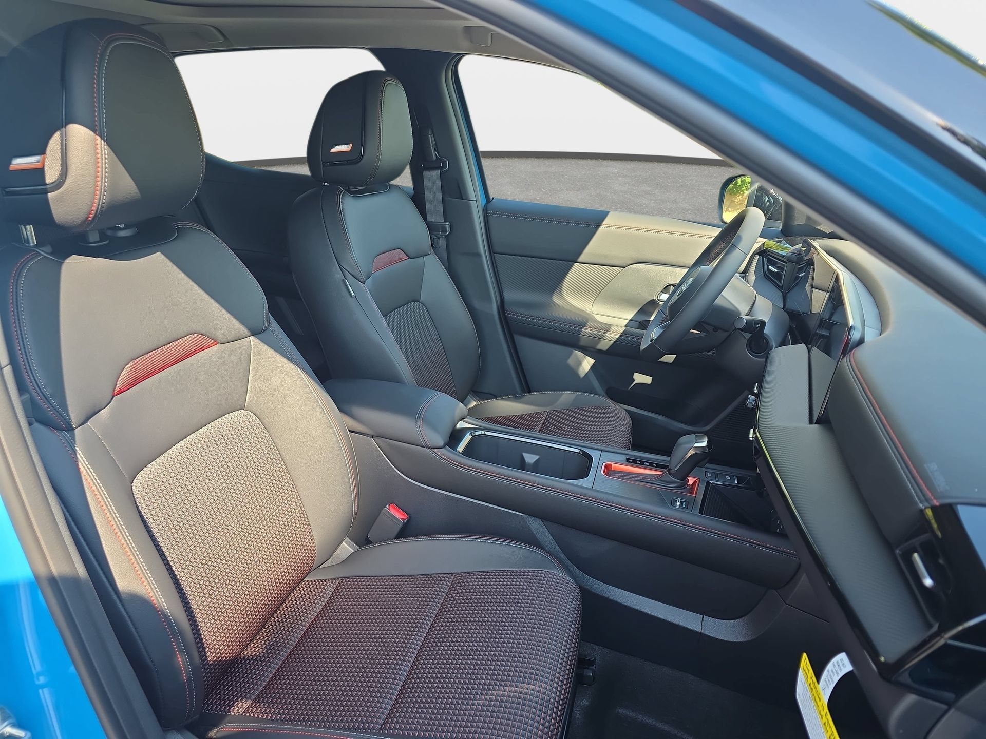 New 2026 Nissan Kicks SR w/ SR Premium Package FWD image 10