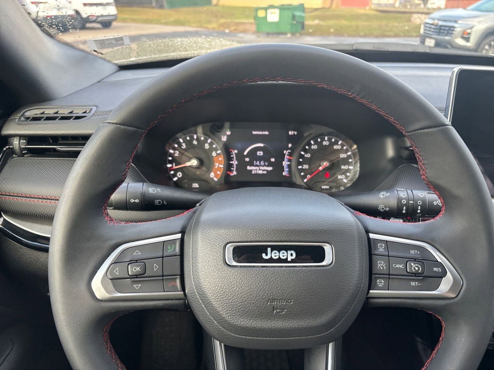 Used 2025 Jeep Compass Trailhawk image 32