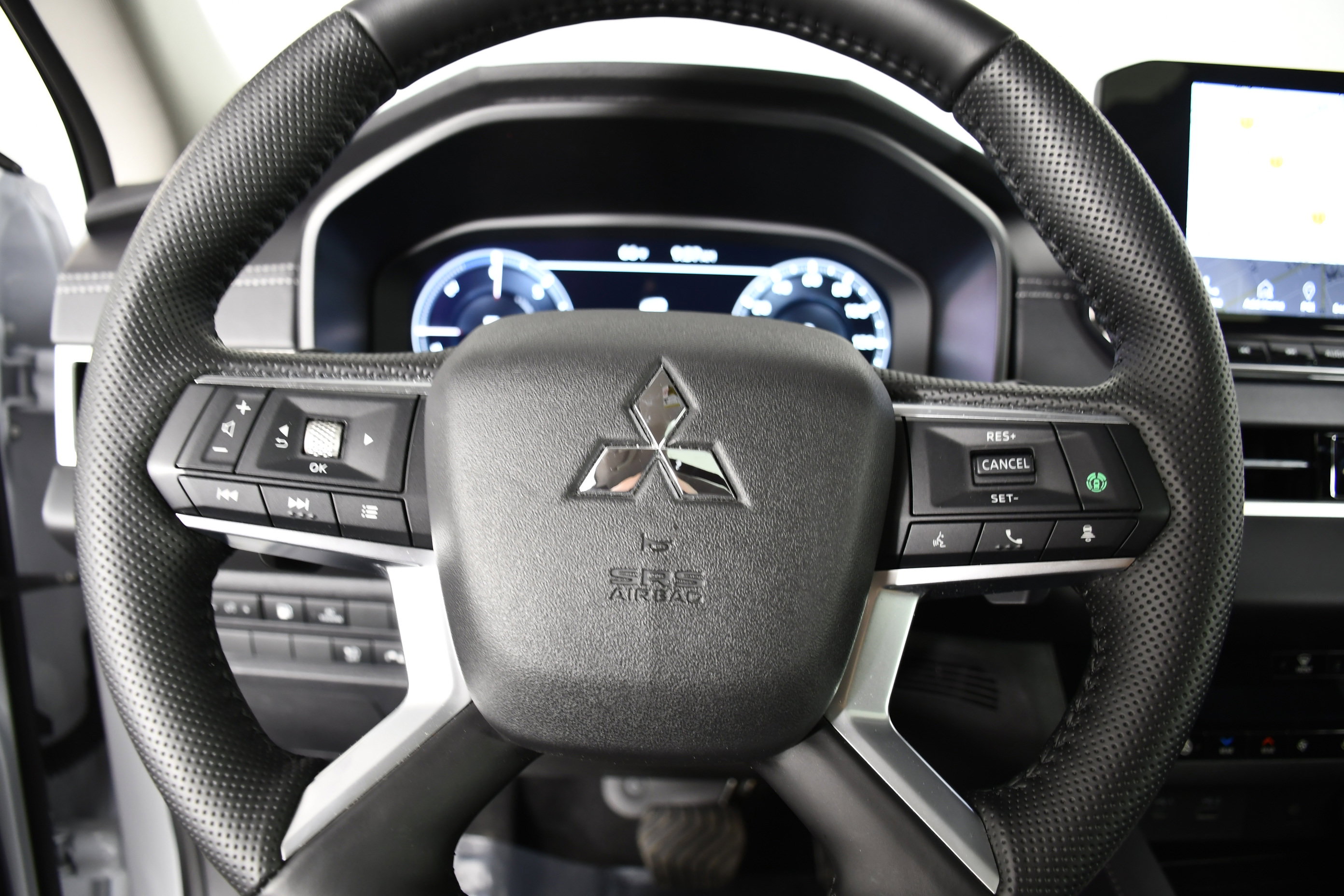 Used 2025 Mitsubishi Outlander SEL image 19