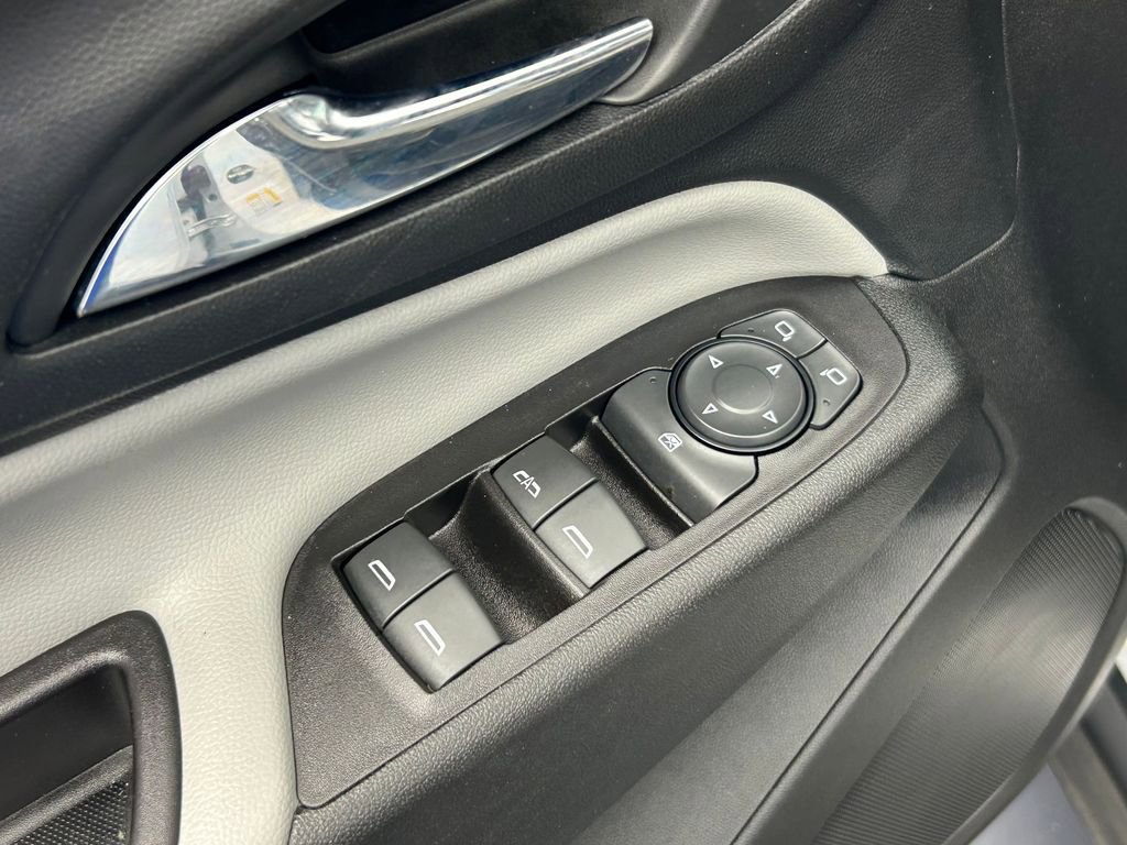 Used 2019 Chevrolet Equinox LS w/ LPO, Floor Liner Package FWD image 11