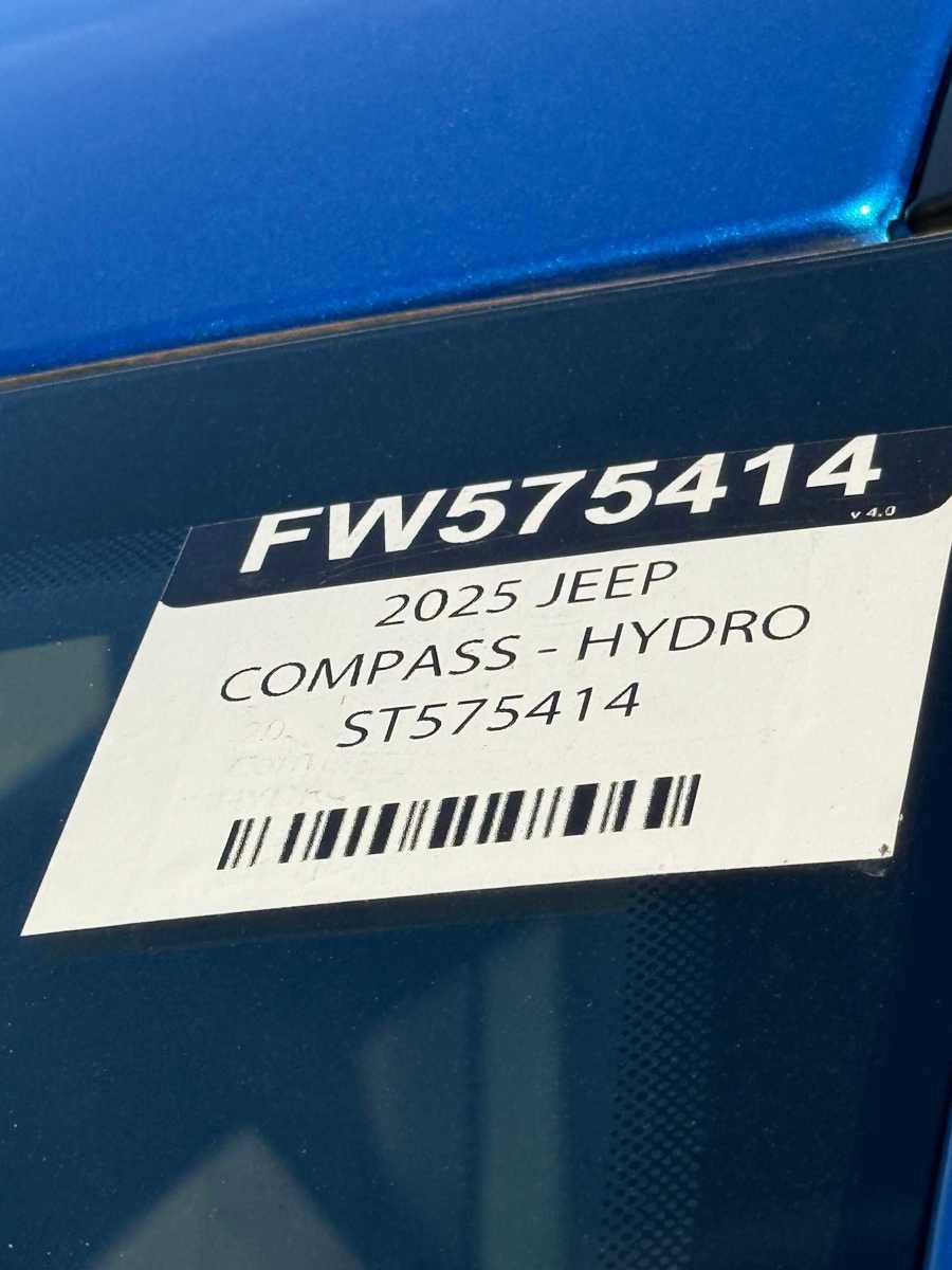 New 2025 Jeep Compass Sport image 33