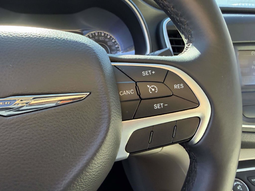 Used 2015 Chrysler 200 Limited w/ Convenience Group FWD image 31