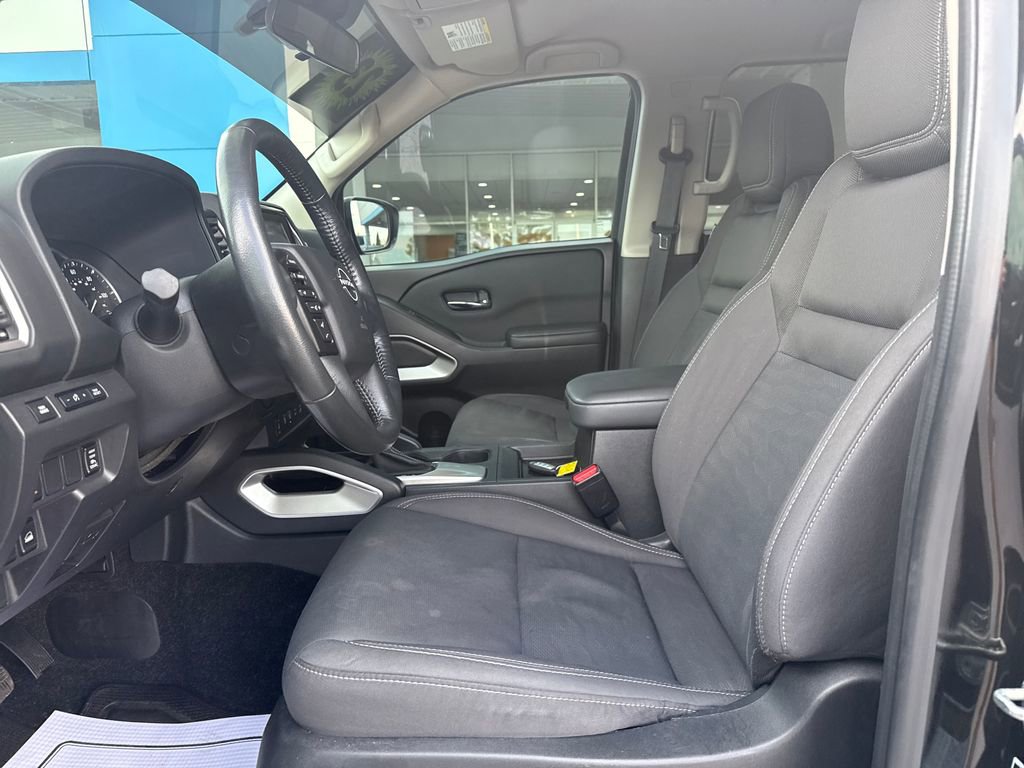 Used 2023 Nissan Frontier SV w/ SV Convenience Package AWD/4WD image 11