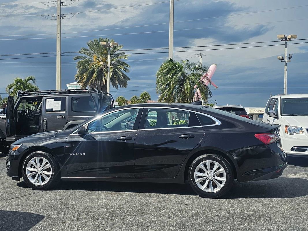 Used 2019 Chevrolet Malibu LT w/ Leather Package image 2