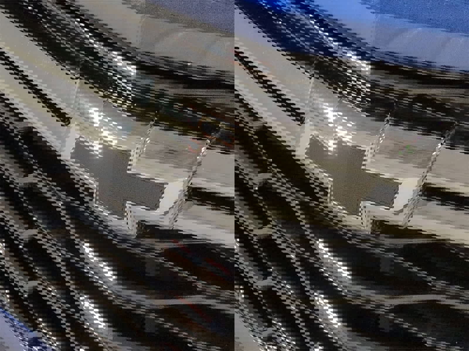 Used 2022 Chevrolet Equinox RS w/ LPO, Floor Liner Package image 12