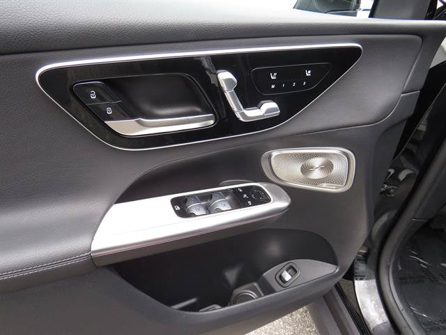Used 2026 Mercedes-Benz GLC 300 4MATIC image 9