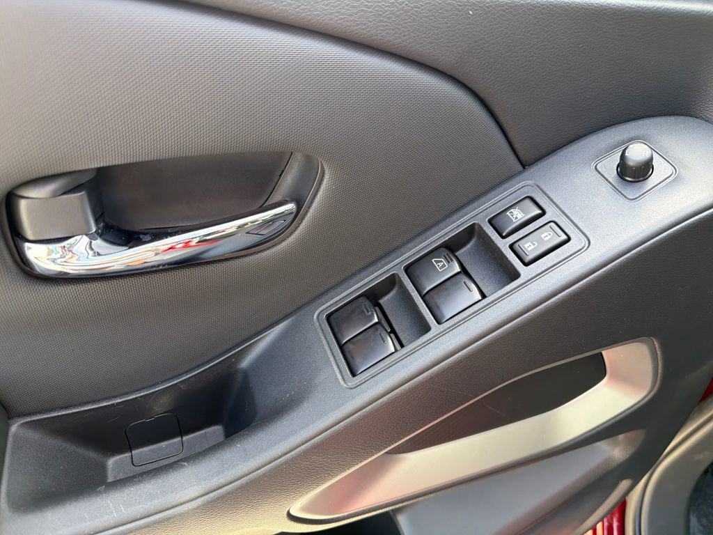 Used 2024 Nissan Frontier SV w/ SV Convenience Package image 17