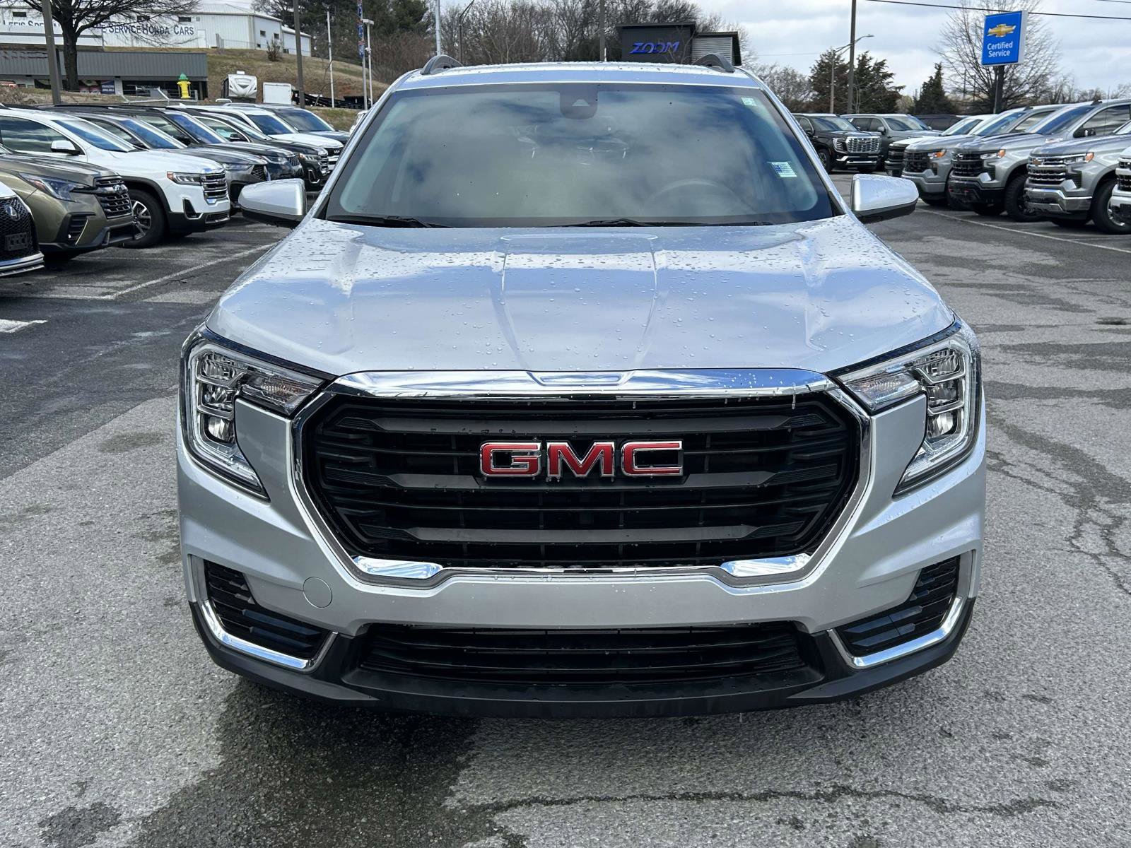 Used 2022 GMC Terrain SLE w/ Driver Convenience Package image 8