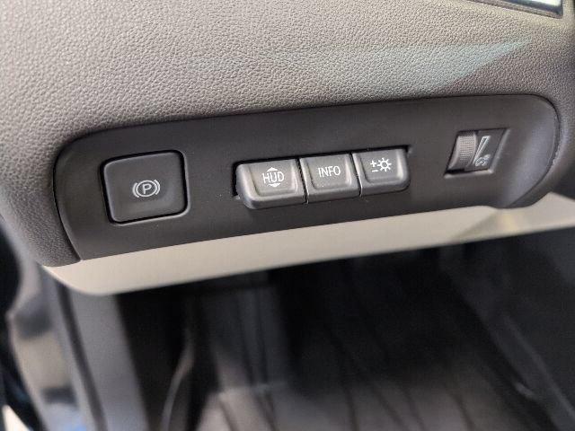 Certified 2022 Buick Enclave Avenir w/ Avenir Technology Package AWD/4WD image 19