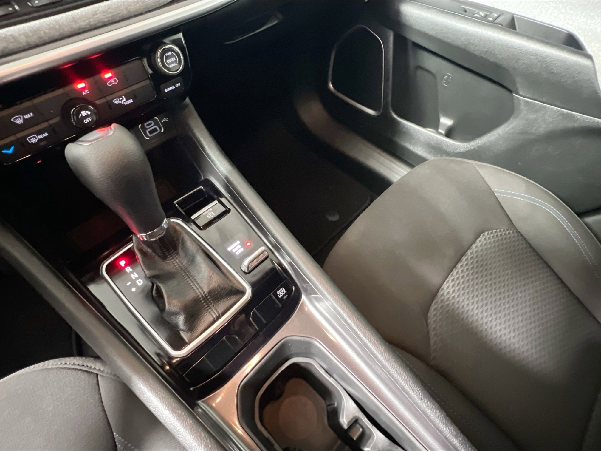 Used 2023 Jeep Compass Sport image 26