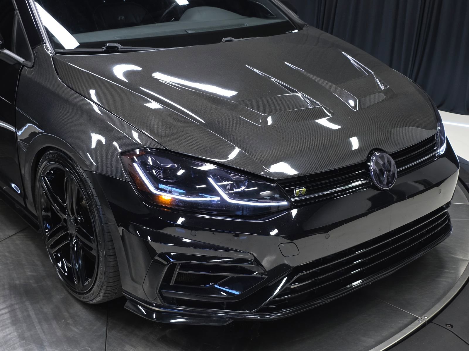 Used 2018 Volkswagen Golf R 4-Door AWD/4WD image 46