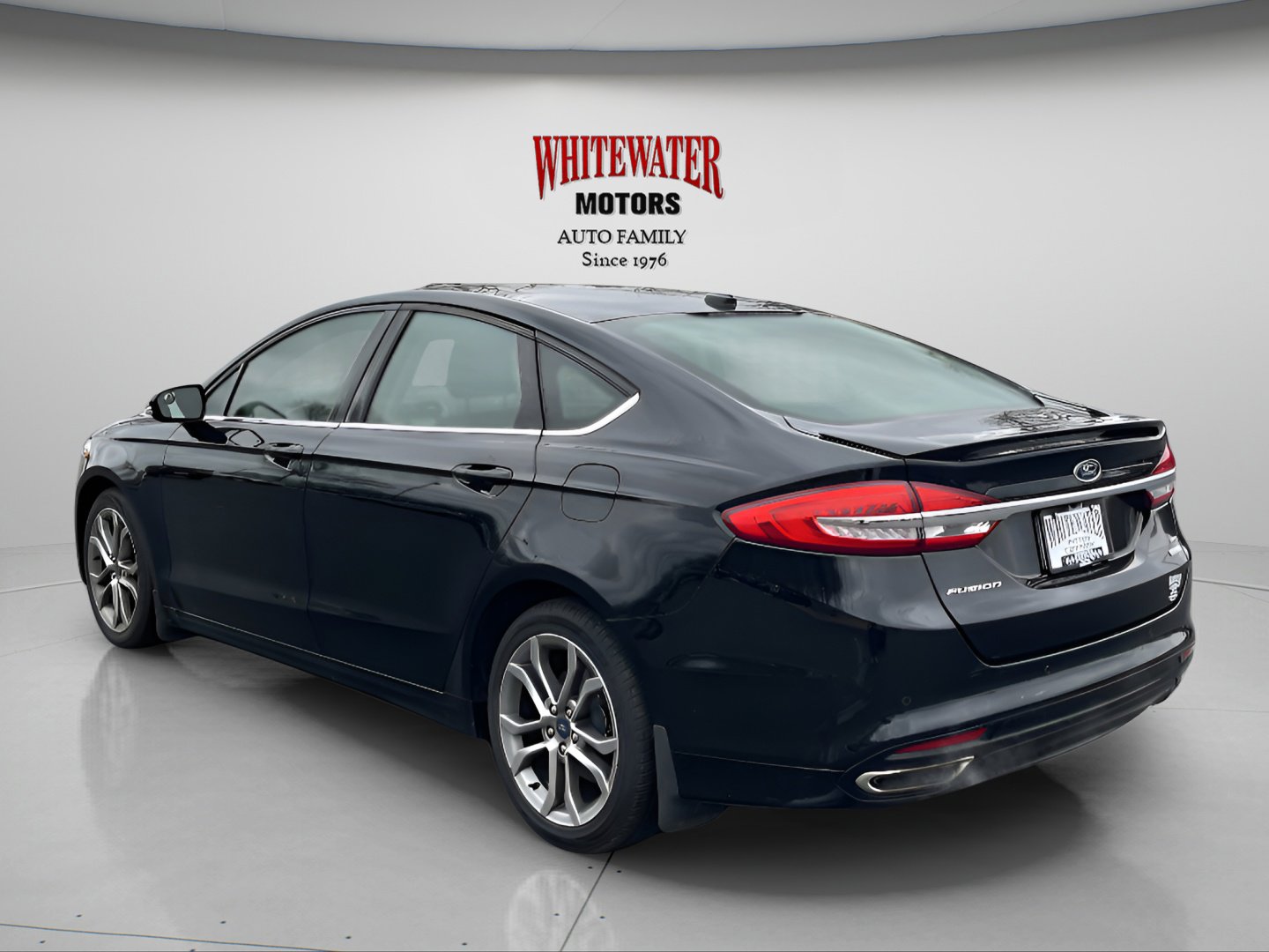 Used 2017 Ford Fusion SE w/ Equipment Group 201A FWD image 3