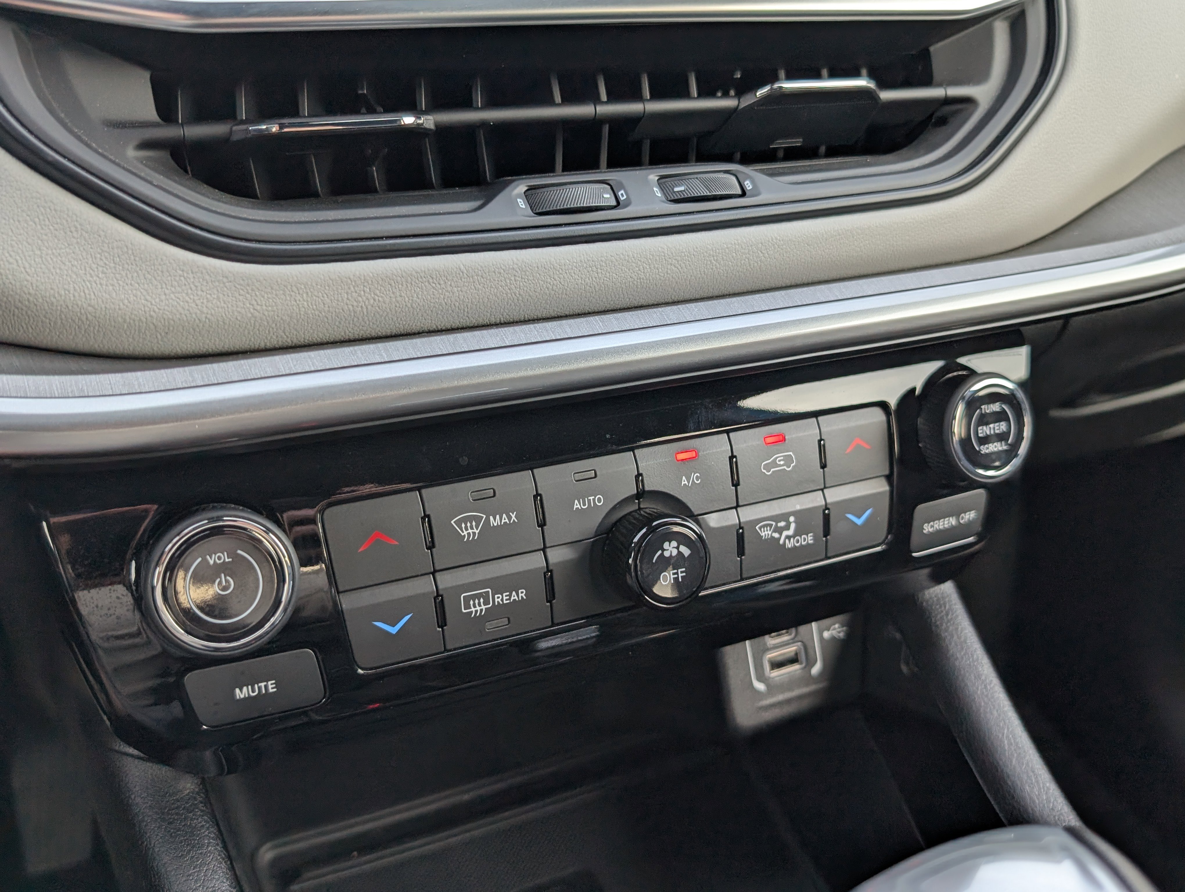 Used 2025 Jeep Compass Limited w/ Elite Group AWD/4WD image 19