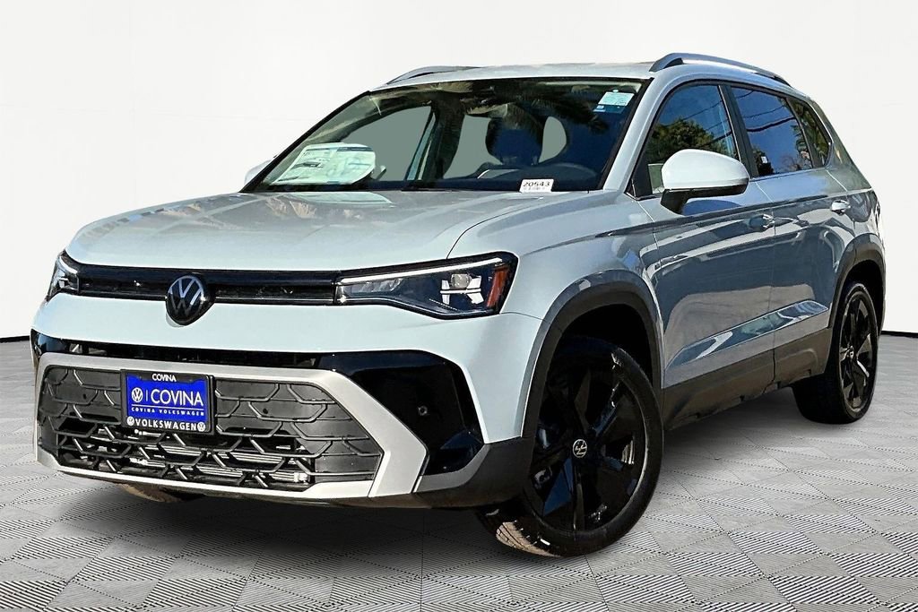 New 2026 Volkswagen Taos SE image 2