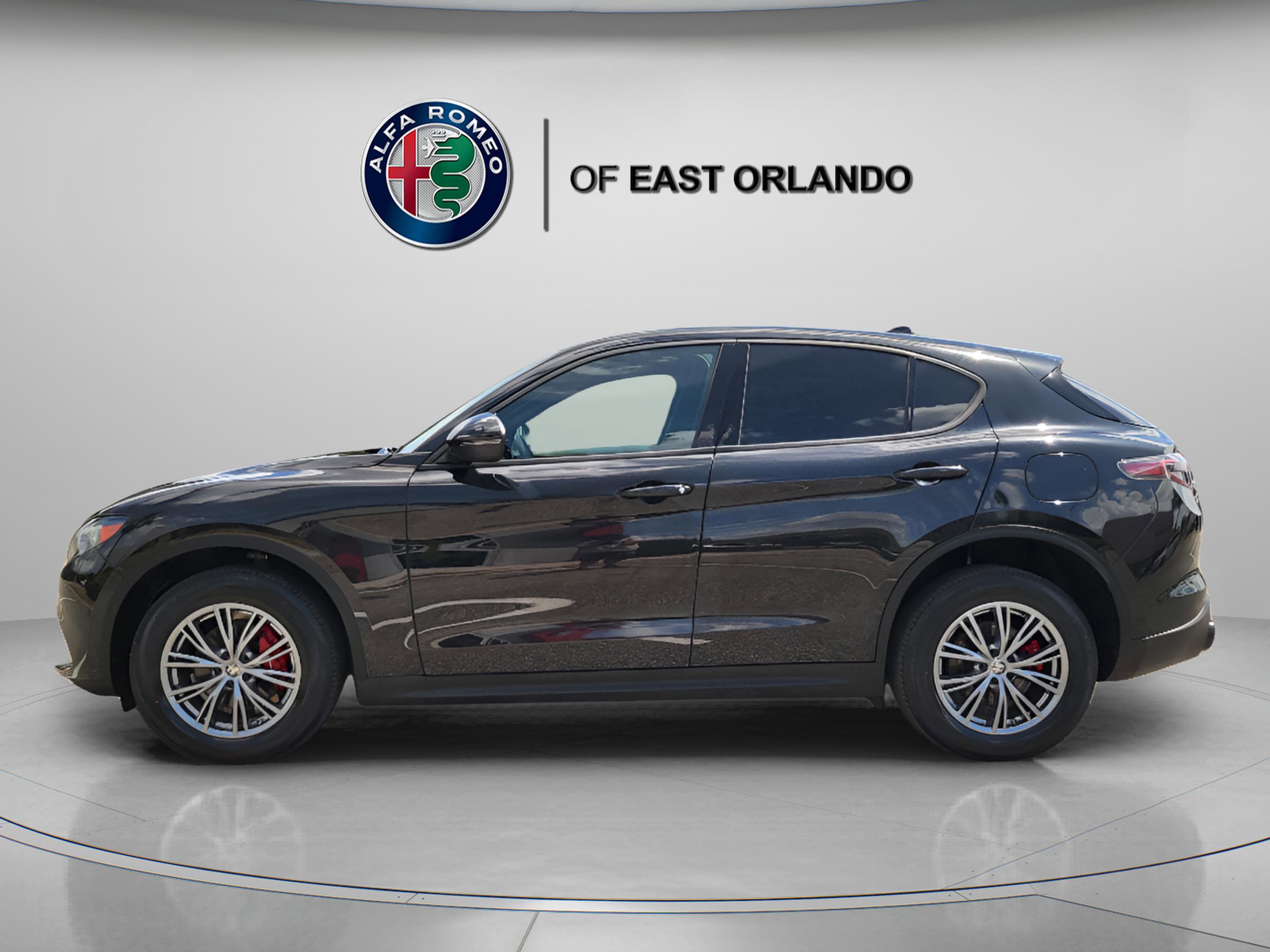 Used 2024 Alfa Romeo Stelvio Sprint image 4