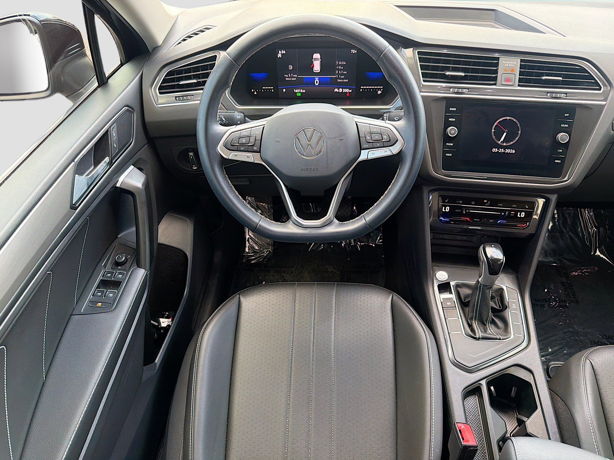Used 2023 Volkswagen Tiguan SE image 15