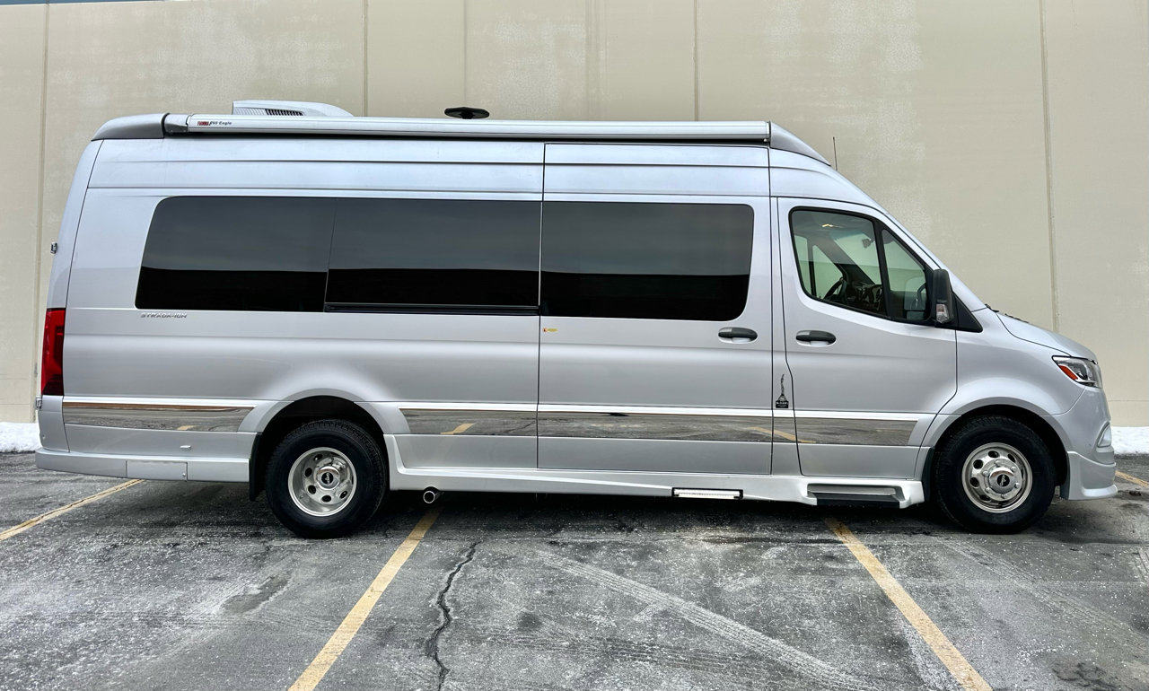 Used 2024 Mercedes-Benz Sprinter 3500 image 3