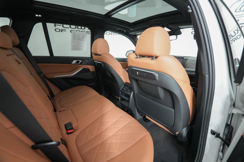 Used 2024 BMW X5 sDrive40i w/ M Sport Package image 18
