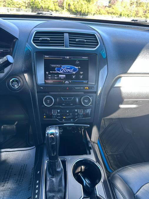 Used 2016 Ford Explorer XLT w/ Equipment Group 202A image 38