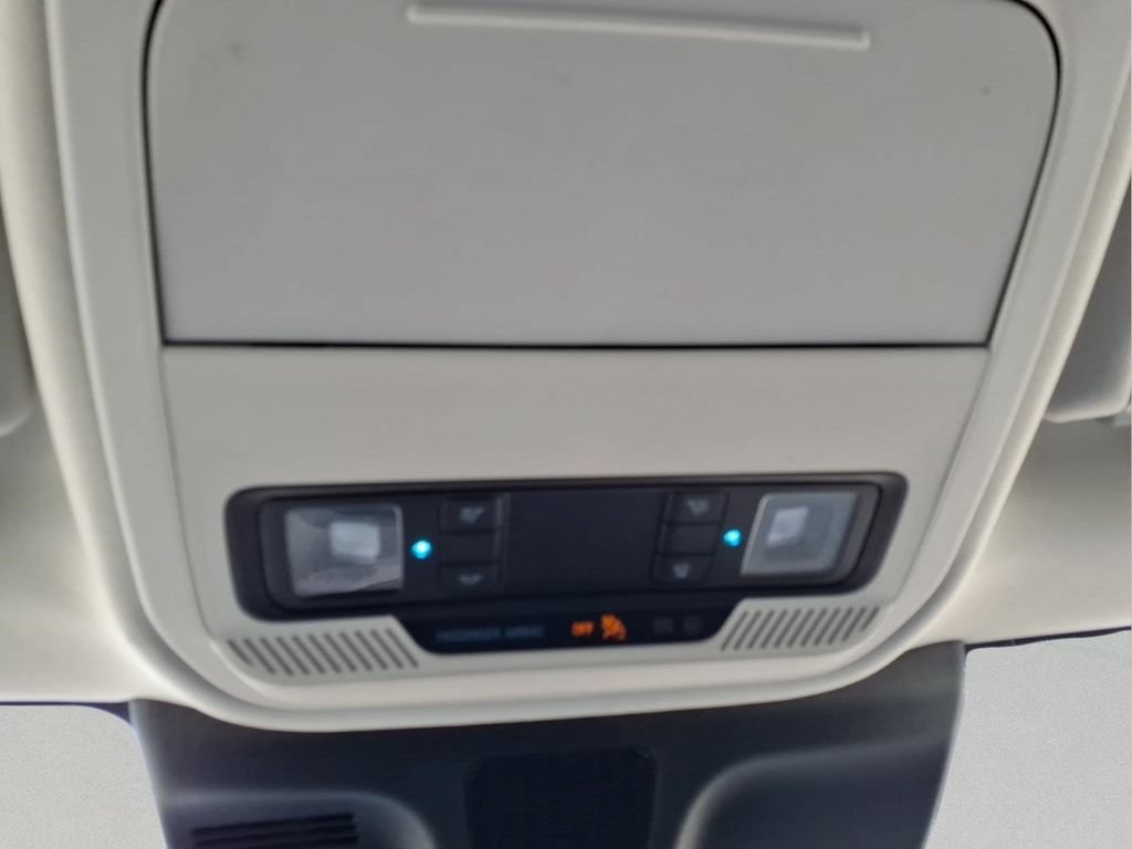 Used 2025 Ford Expedition Active RWD image 25