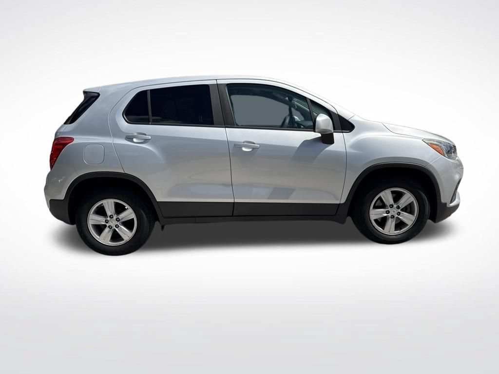 Used 2020 Chevrolet Trax LS w/ Tint and Cruise Package FWD image 4