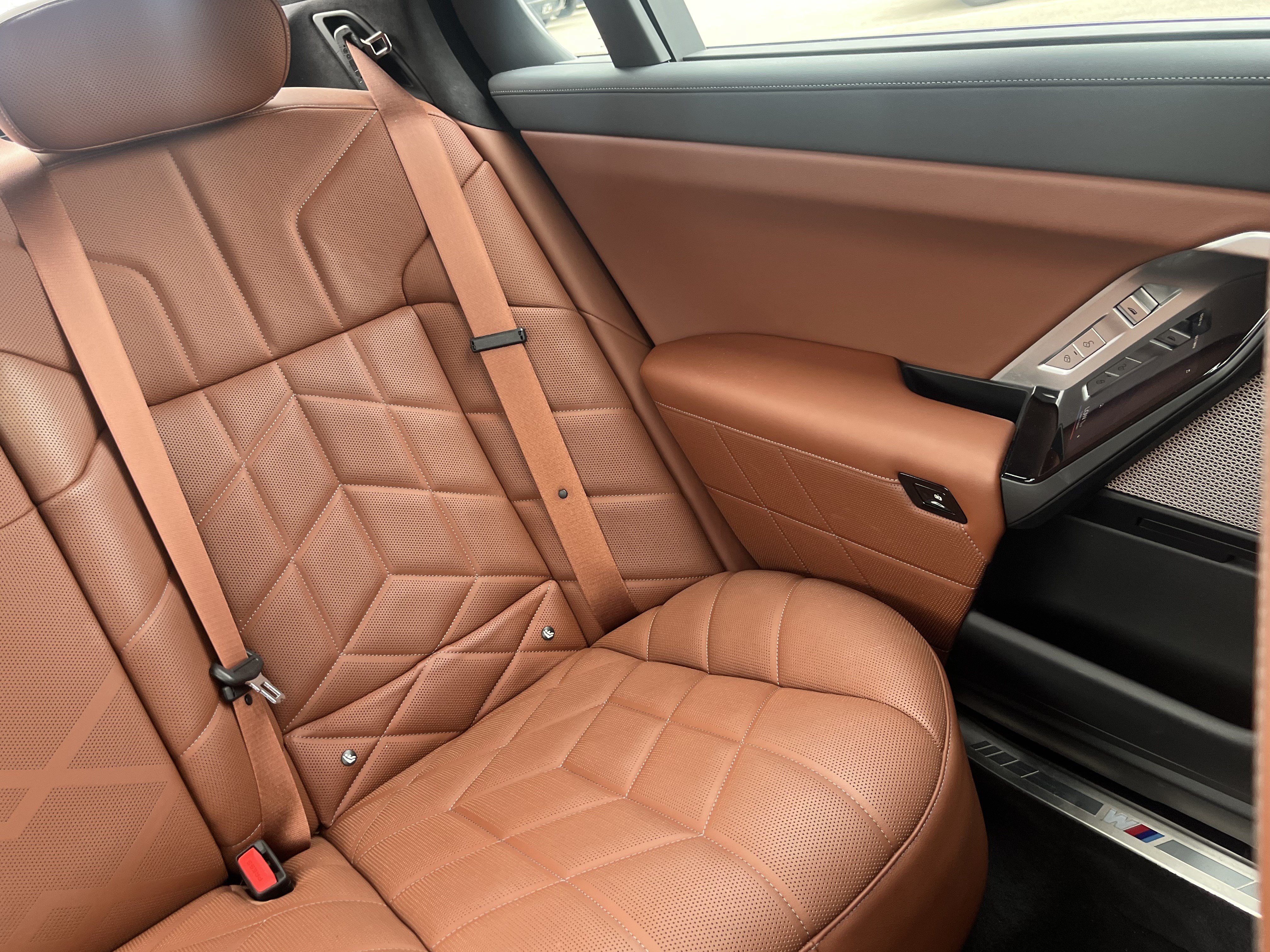 Certified 2023 BMW 760i xDrive AWD/4WD image 14