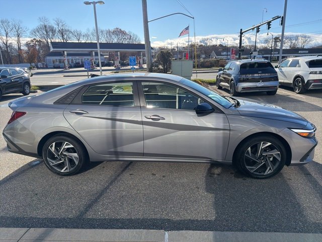 Certified 2025 Hyundai Elantra Sport image 5